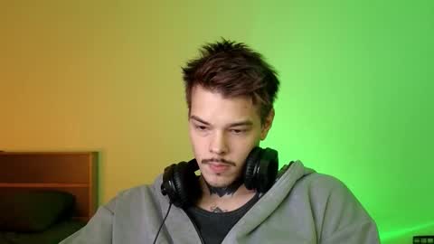 Snapshot of denis_here chatting on November 24, 2025, 12:54 am Denis online show from November 24, 2025, 12:54 am