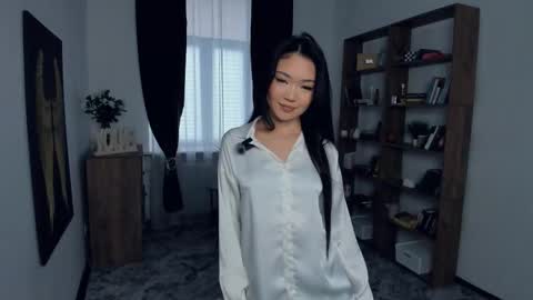 Mikky online show from December 2, 2025, 8:41 am