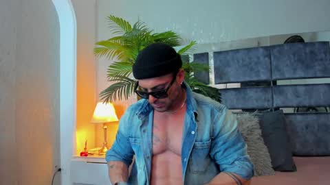 dennis_cox_ online show from January 18, 2025, 12:04 pm