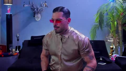 Snapshot of dennis_cox_ chatting on June 3, 2026, 7:33 am dennis_cox_ online show from June 3, 2026, 7:33 am