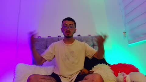 Dennis online show from November 20, 2025, 11:37 pm