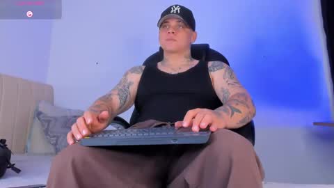 dennis munera online show from October 23, 2025, 10:03 am