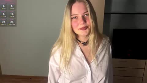 Luna online show from March 27, 2026, 3:34 pm