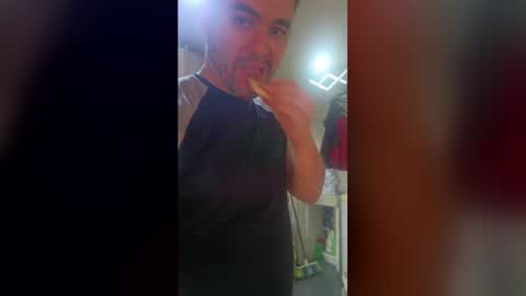 Snapshot of dereck_mills3 chatting on April 15, 2026, 2:46 pm Dereck Mills3 online show from April 15, 2026, 2:46 pm