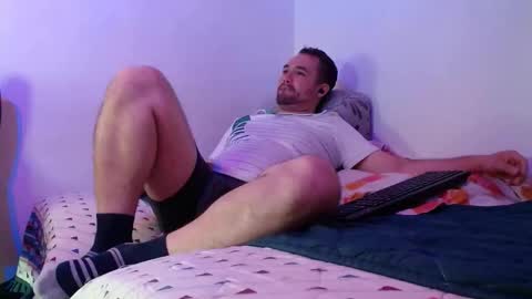 Snapshot of dereck_mills3 chatting on April 18, 2026, 4:05 am Dereck Mills3 online show from April 18, 2026, 4:05 am