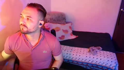 Snapshot of dereck_mills3 chatting on May 4, 2026, 2:18 am Dereck Mills3 online show from May 4, 2026, 2:18 am