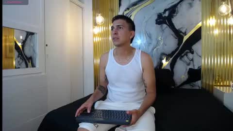Dereck online show from July 16, 2026, 2:28 am