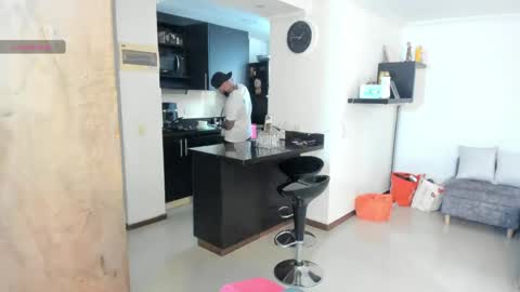 dereckgreen online show from April 14, 2026, 6:47 pm