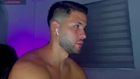 dereckhardd online show from April 17, 2026, 3:53 am