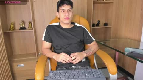 Snapshot of derek_voss chatting on April 22, 2026, 12:50 pm derek_voss online show from April 22, 2026, 12:50 pm