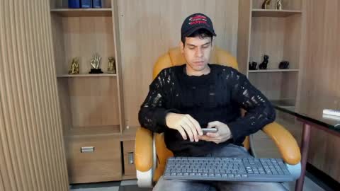 Snapshot of derek_voss chatting on April 25, 2026, 12:19 pm derek_voss online show from April 25, 2026, 12:19 pm