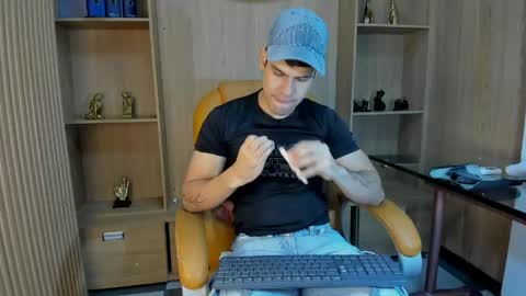Snapshot of derek_voss chatting on April 28, 2026, 11:37 am derek_voss online show from April 28, 2026, 11:37 am