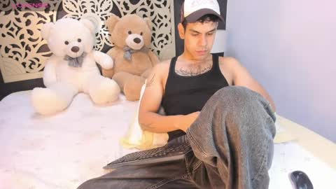 Snapshot of derek_voss chatting on May 19, 2026, 12:33 pm derek_voss online show from May 19, 2026, 12:33 pm