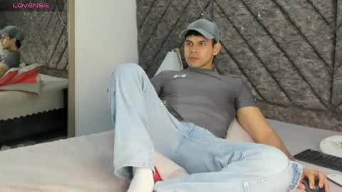 Snapshot of derek_voss chatting on May 20, 2026, 12:33 pm derek_voss online show from May 20, 2026, 12:33 pm
