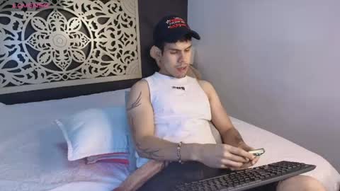 Snapshot of derek_voss chatting on May 25, 2026, 12:44 pm derek_voss online show from May 25, 2026, 12:44 pm