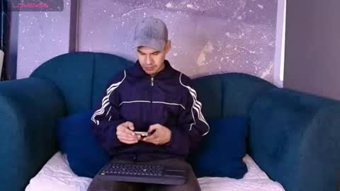 Snapshot of derek_voss chatting on June 27, 2026, 5:40 pm derek_voss online show from June 27, 2026, 5:40 pm