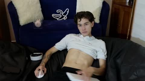 Snapshot of derekswan chatting on November 26, 2025, 11:50 pm Derek online show from November 26, 2025, 11:50 pm