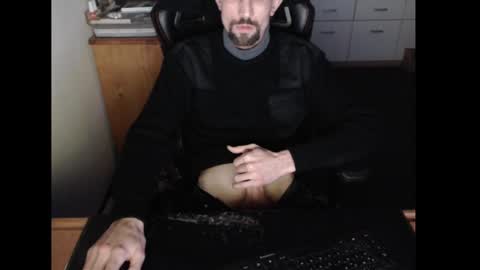 Snapshot of dermattes chatting on December 14, 2024, 3:36 pm dermattes online show from December 14, 2024, 3:36 pm