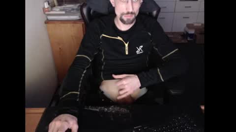 Snapshot of dermattes chatting on February 15, 2025, 3:17 pm dermattes online show from February 15, 2025, 3:17 pm