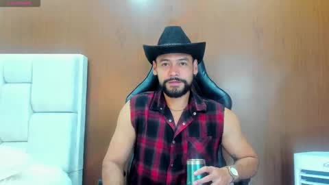 DerryBigger CM online show from October 4, 2025, 4:38 pm
