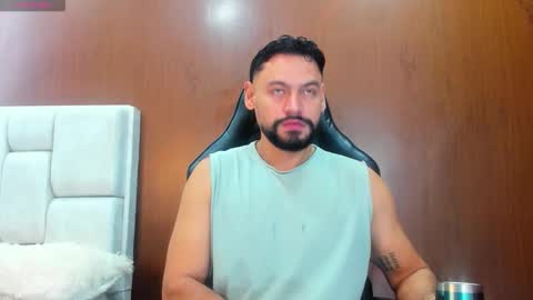 DerryBigger CM online show from October 30, 2025, 2:18 pm