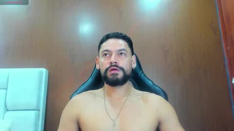 DerryBigger CM online show from November 6, 2025, 2:07 pm