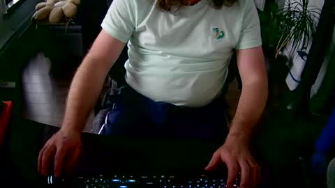 Snapshot of desdisdes chatting on May 26, 2026, 8:49 pm desdisdes online show from May 26, 2026, 8:49 pm