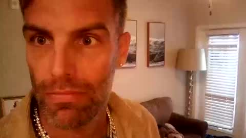 Snapshot of desertan20 chatting on October 12, 2025, 4:39 pm Tall and Handsome online show from October 12, 2025, 4:39 pm