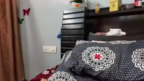 simran online show from November 24, 2025, 3:28 am