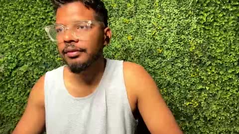 Snapshot of desi_silver chatting on February 1, 2025, 6:54 am Desi silver online show from February 1, 2025, 6:54 am