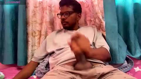 Snapshot of desi_silver chatting on October 5, 2025, 5:50 am Desi silver online show from October 5, 2025, 5:50 am