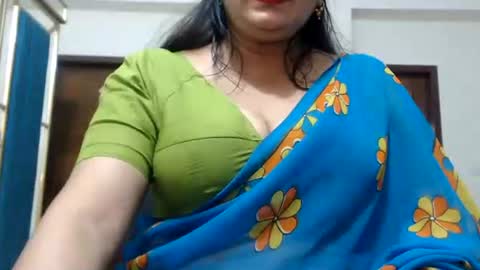 Snapshot of desimaisa130 chatting on May 16, 2026, 5:45 pm Maisa online show from May 16, 2026, 5:45 pm