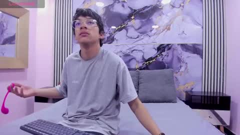 desire_ecstasy online show from October 22, 2025, 1:33 pm