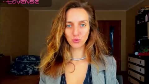 desired zoya online show from September 26, 2025, 4:27 am