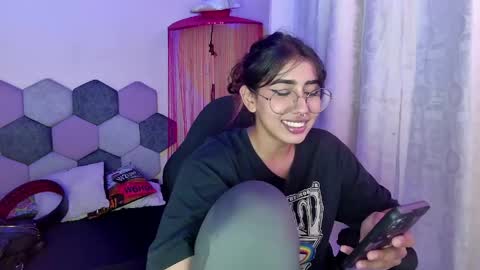 TORI AND MR. BEAR online show from May 19, 2026, 6:25 pm