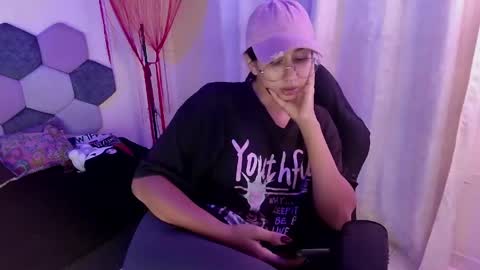TORI AND MR. BEAR online show from June 4, 2026, 6:03 pm