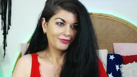 HellenMoon online show from December 17, 2024, 5:07 am