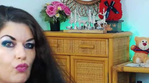 HellenMoon online show from January 7, 2026, 8:06 am