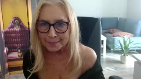 S O F I A online show from September 24, 2025, 2:09 pm