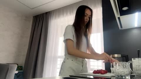 Snapshot of desirewingard chatting on May 8, 2026, 2:50 am Ksenia online show from May 8, 2026, 2:50 am