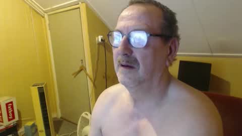 destelp online show from April 18, 2026, 9:48 pm