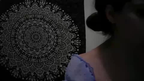 destinysunflower online show from October 17, 2025, 4:04 am