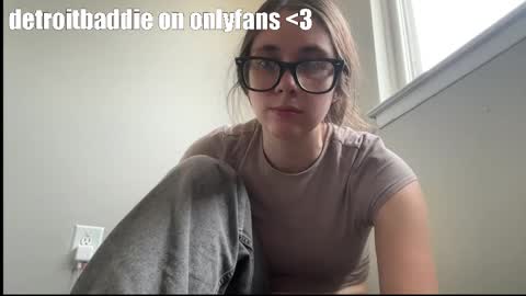 Snapshot of detroitbaddie chatting on October 17, 2025, 7:16 pm detroitbaddie online show from October 17, 2025, 7:16 pm