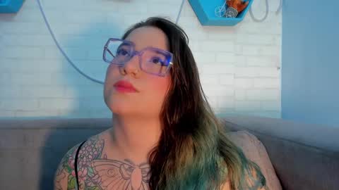 Deva Blue online show from March 4, 2025, 3:33 am