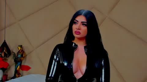 Snapshot of devashaqueen chatting on December 17, 2024, 12:00 pm Devasha online show from December 17, 2024, 12:00 pm