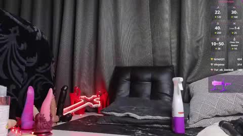 devil_s_bride online show from March 10, 2025, 5:18 pm