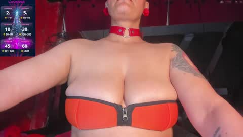 devil_taylorx online show from December 19, 2024, 2:35 pm