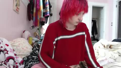 Snapshot of devilg1rl chatting on April 30, 2026, 6:47 pm poutyangel online show from April 30, 2026, 6:47 pm