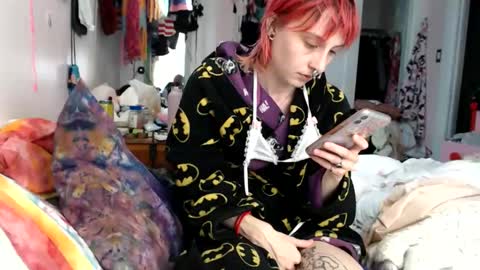 Snapshot of devilg1rl chatting on May 23, 2026, 10:58 pm poutyangel online show from May 23, 2026, 10:58 pm