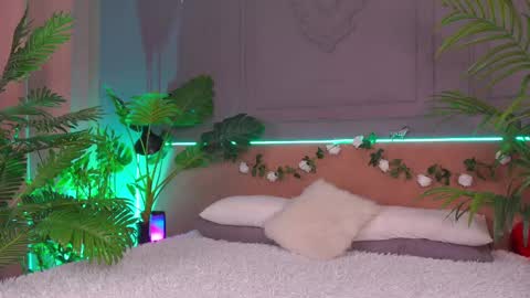 devilinee online show from March 12, 2025, 7:02 am